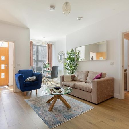 1 Bed Apartment - Redhill Central, Surrey, Gatwick #3 Exteriér fotografie