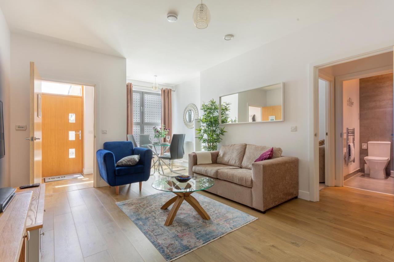 1 Bed Apartment - Redhill Central, Surrey, Gatwick #3 Exteriér fotografie